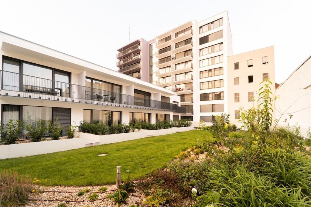 Gold Garden Terrace Apartment Brno Exterior foto